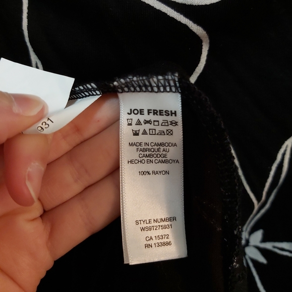 🤯2/$15 Joe Fresh Black and White Floral Rayon Skirt Size Medium (M) - Picture 4 of 4